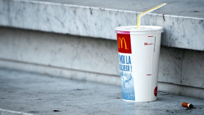 Darum schafft McDonalds endlich Plastik-Strohhalme ab!