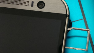 HTC One mit Speicherkartenschacht © COMPUTER BILD