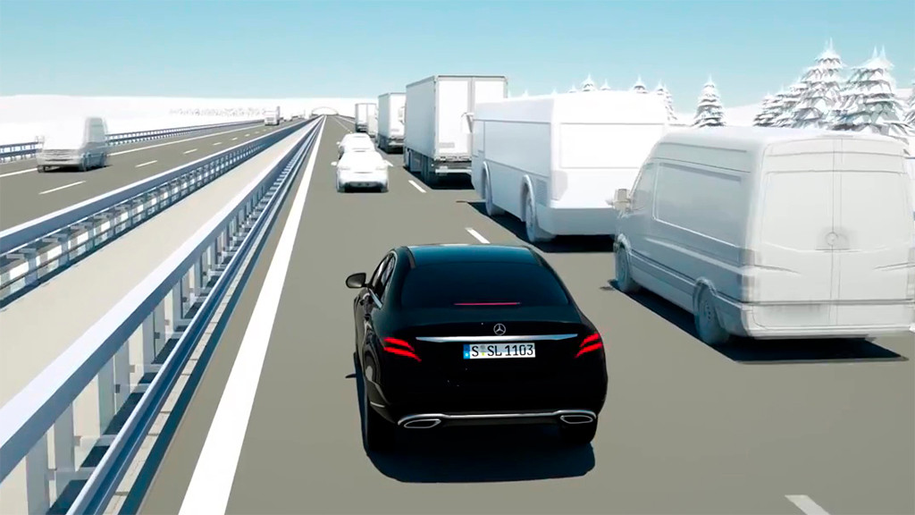 Mercedes EKlasse So funktioniert der serienmäßige Bremsassistent COMPUTER BILD