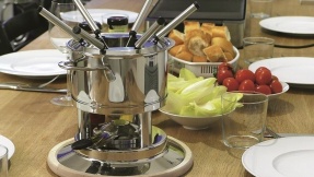Spießiges Vergnügen: Fondue-Sets im Test
