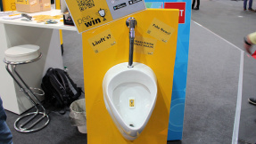 Vergleich am Urinal: Wer kann am längsten?
