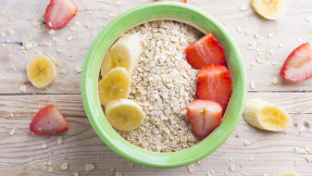 Frühstücksrezept  trendige Buddha Bowl mit fruchtigen Zutaten