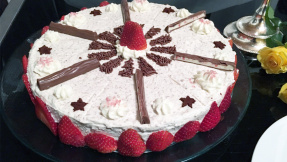 Thermomix-Rezept für eine fruchtige Yogurette-Torte