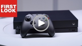 Xbox One X im Unboxing: First Look auf die Monster-Konsole
