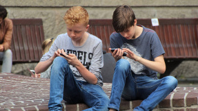 Dieses EU-Land verbietet Schülern das Handy!