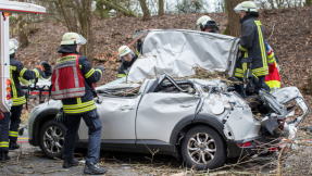 Sturm Friederike: Bahn stellt bundesweit Verkehr ein