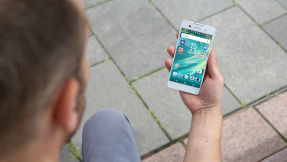 Handschmeichler für 199 Euro: Sony-Handy Xperia E5 im Test!