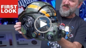 Titanfall 2 Unboxing: Pilot Udett packt aus