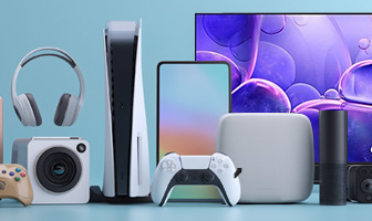 Eine Reihe moderner Technikprodukte auf blauem Hintergrund, darunter Smartphones, Tablets, Laptop, Fernseher, Spielekonsole, Controller, Kopfhörer, Kamera und Smart-Home-Geräte.