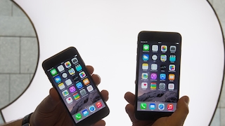 Zwei iPhones von Apple