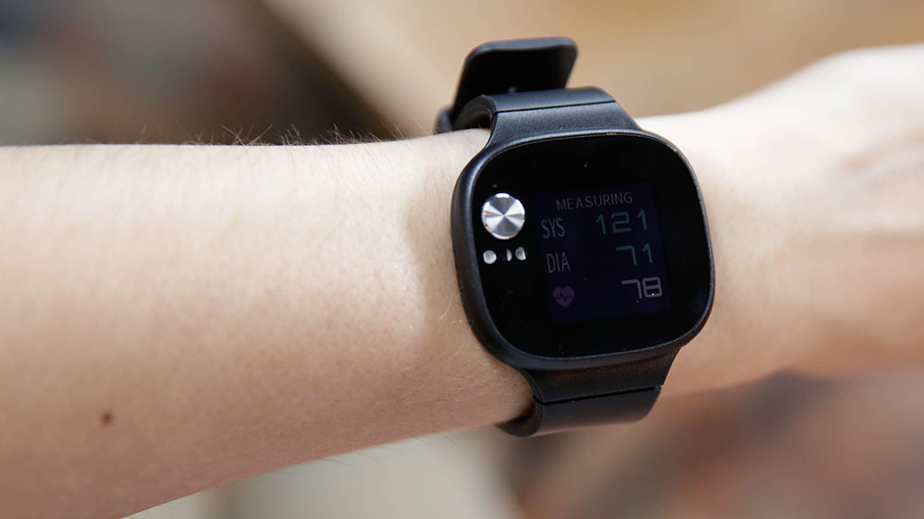 Asus VivoWatch BP Test der Blutdruck Uhr COMPUTER BILD