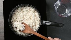 Gefährlicher Fehler: So sollten Sie Reis niemals essen!