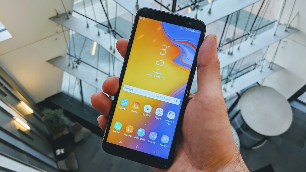 Samsung Galaxy J6 Plus: Preis, Release, Kauf Der 6-Zoll-Bildschirm nutzt herkömmliche LCD-Technik, bietet dennoch einen starken Kontrast. 