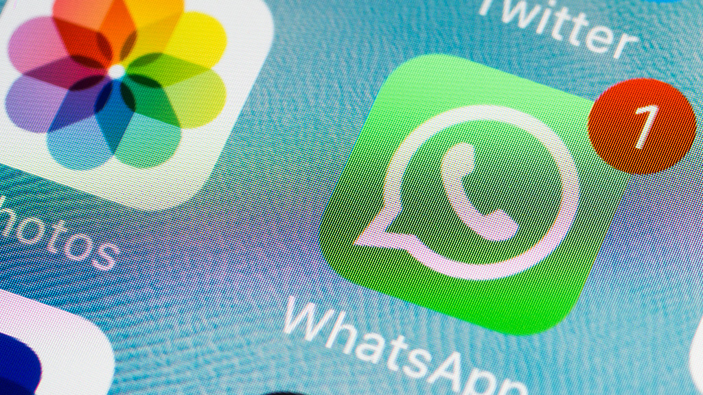 Whatsapp Nachrichten Weiterleitung Strafbar Computer Bild