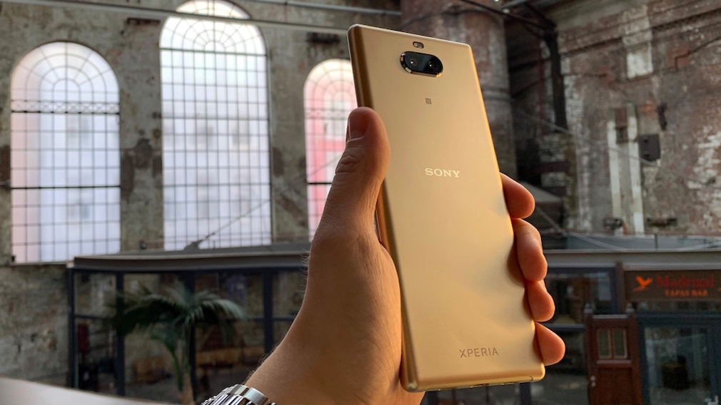 Sony Xperia 10 Plus in Gold