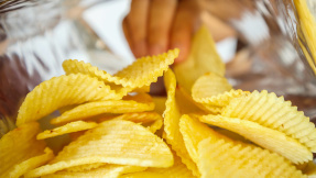 Irrer Verkaufstrick: Darum sind Chipstüten immer so laut