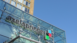 Haupteingang der Axel Springer SE in Berlin