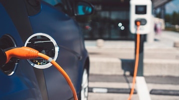 Die Zukunft heißt Elektromobilität. Doch wie schaut es mit den Lieferzeiten von Elektroautos aus?