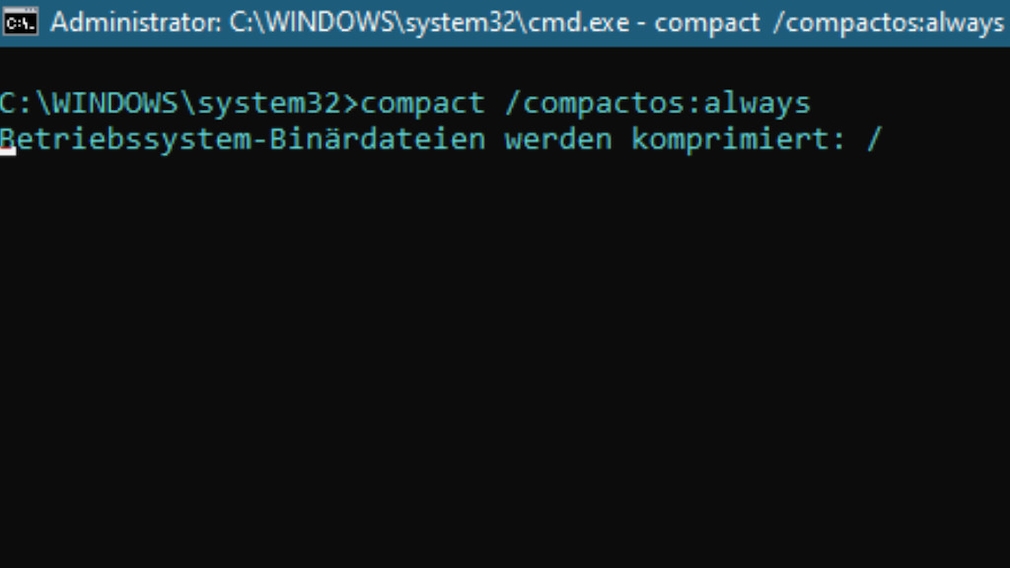 Unter Windows 10 schrumpfen Sie Systemdateien per Befehl compact /compactos:always.