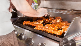 Ran an den Gasgrill: Top-Modelle im Test