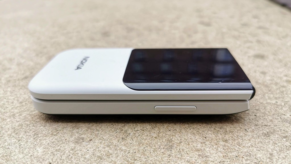 Nokia 2720 Flip im Test Klapphandy mit WhatsApp COMPUTER BILD