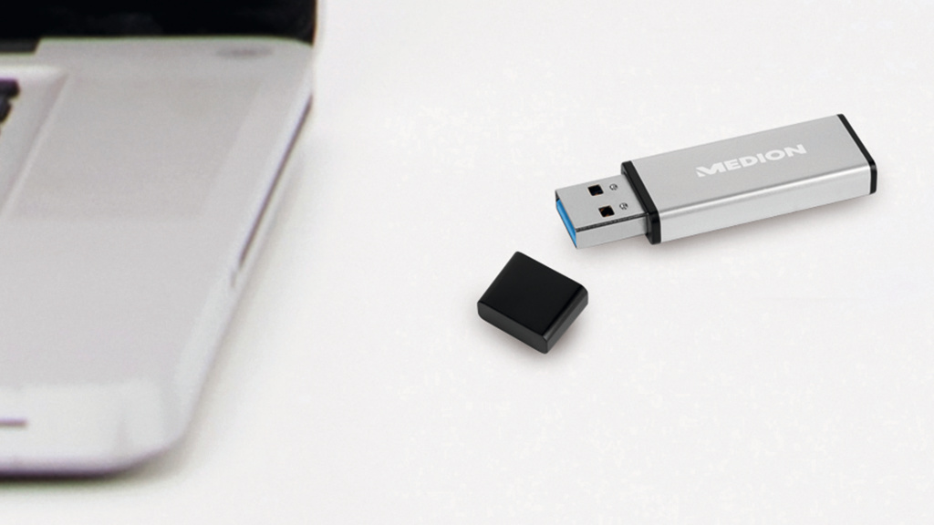 Medion E88464: USB-Stick mit 64 Gigabyte bei Aldi - COMPUTER BILD