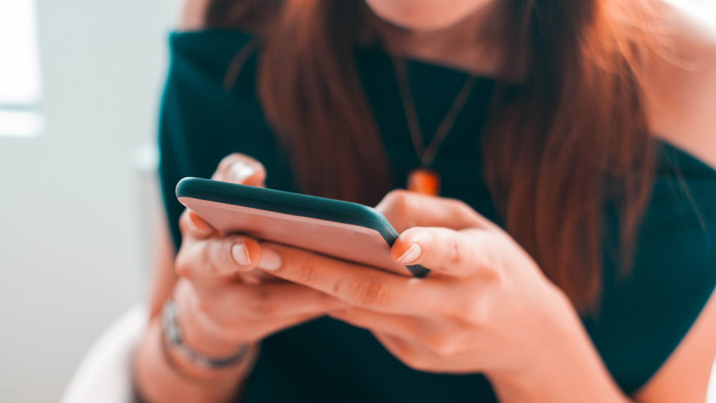 Tinder, Grindr & Co.: Apps teilen unerlaubt private Daten ...