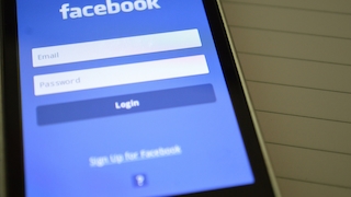 Facebook-App auf einem Smartphone