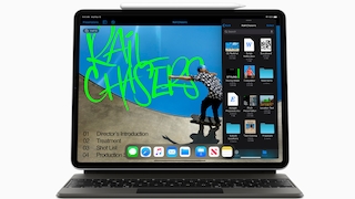 Das iPad Pro 2020 mit dem Magic Keyboard vor grauem Hintergrund