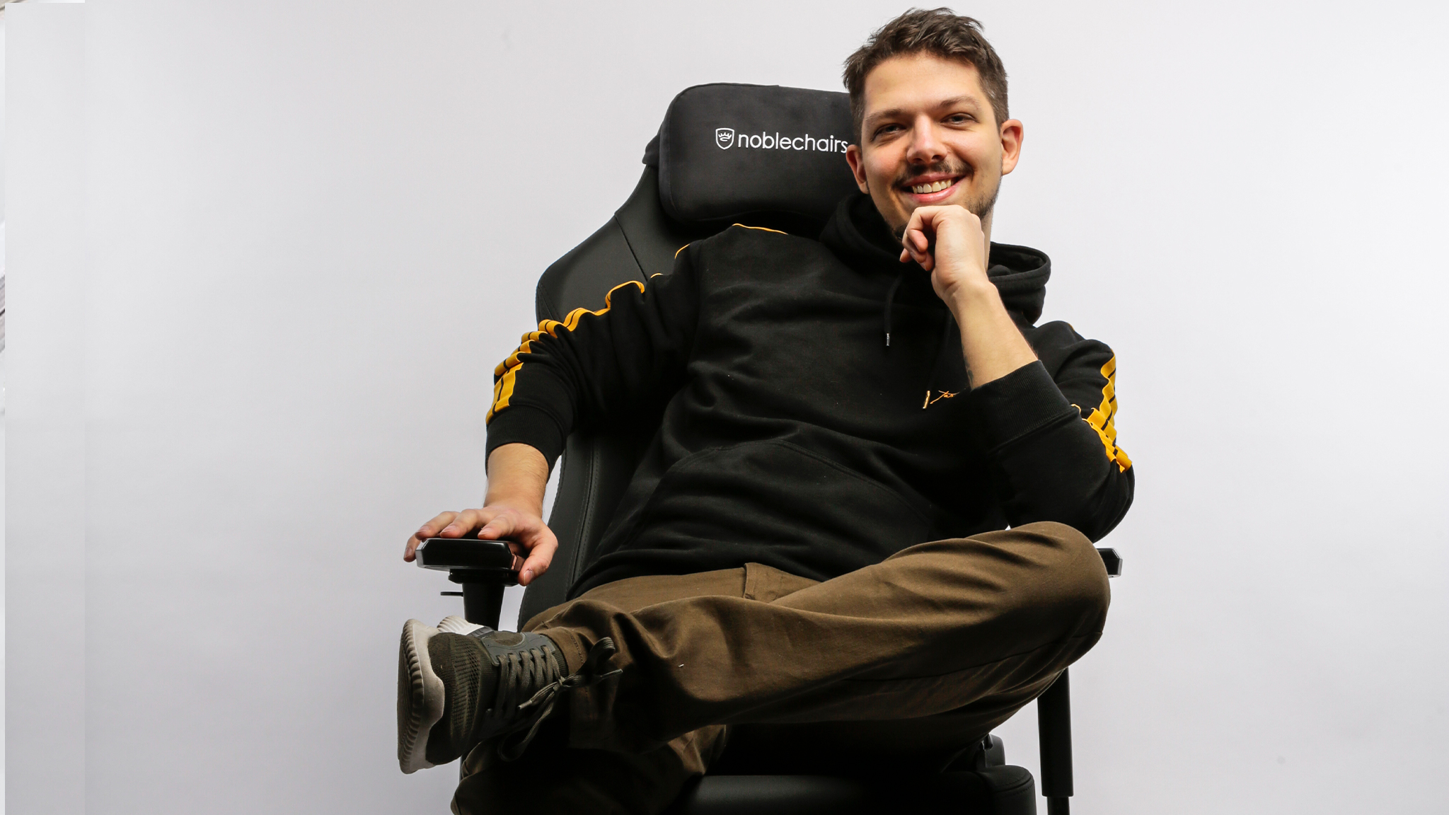 Noblechairs Hero Black Edition im Test - COMPUTER BILD