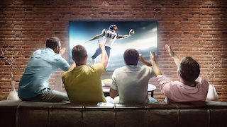 Der Super Bowl steht vor der Tür. COMPUTER BILD zeigt die besten Fernseher dafür im Test.