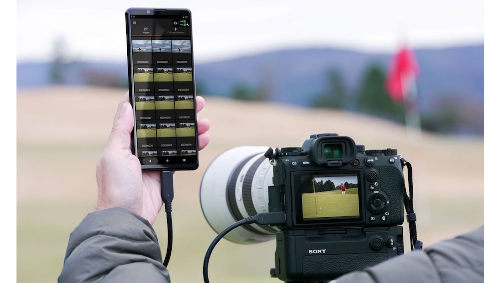 Sony Xperia Pro verbunden mit Kamera