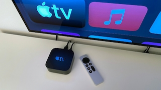 Apple TV 4K HDR im Test: Die Streaming-Box sieht bekannt aus, die Fernbedienung ist neu.