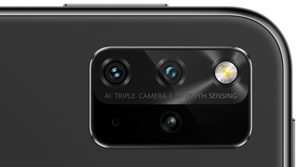 Close-up of the Huawei MatePad 12.6 camera.