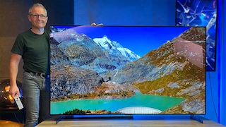 LG OLED 77Z1 im Test: Mit knapp zwei Metern Bilddiagonale ist der Fernseher richtig groß, die Bildqualität ist überragend. 
