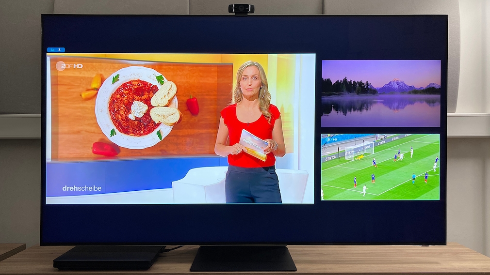 Fußball, Film, Nachrichten – dank MultiView ist mit dem Samsung QN800A alles gleichzeitig möglich.