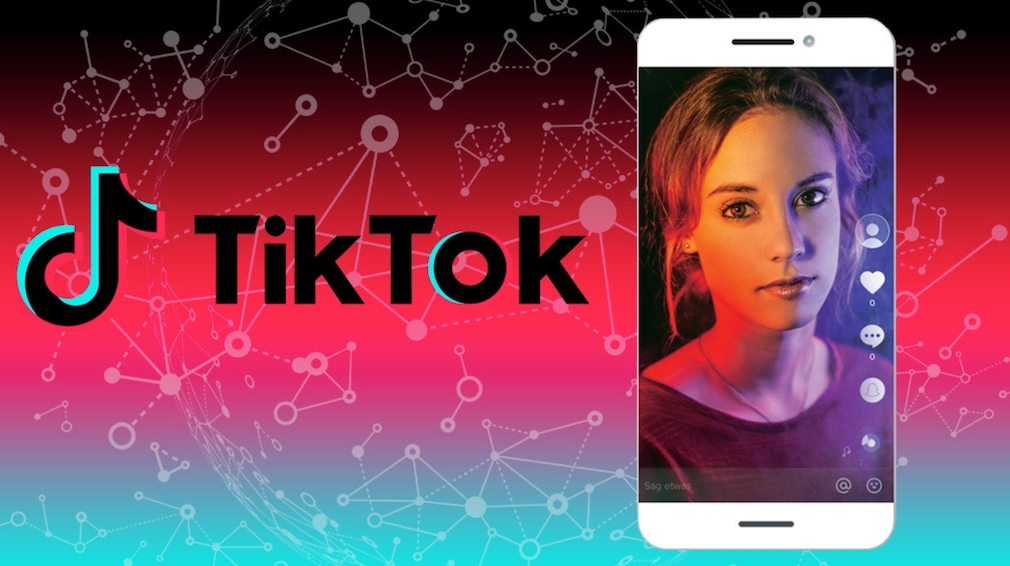 TikTok-Logo neben Handy mit Portraitbild einer Frau
