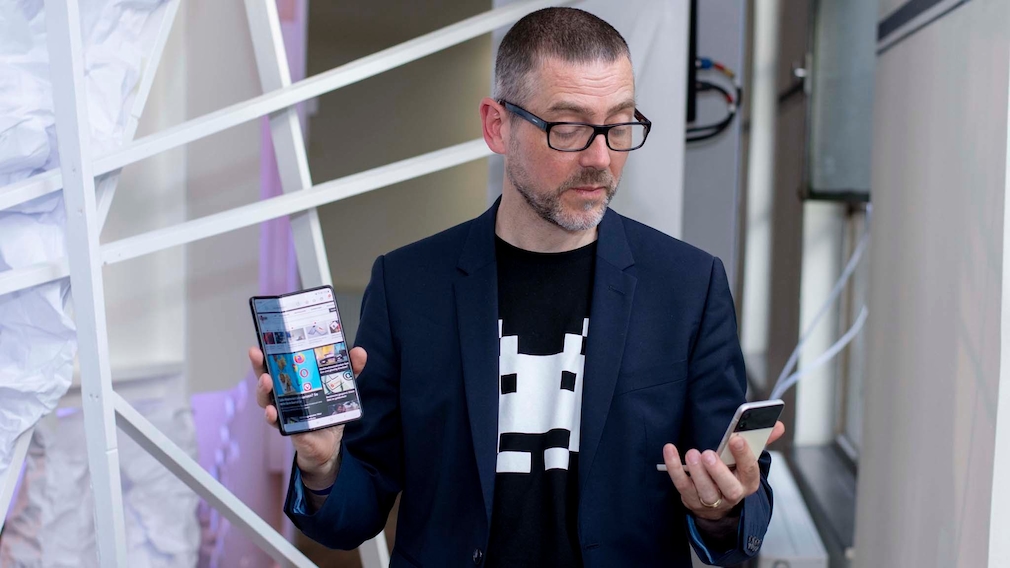 Aug 08, 2021 · the samsung galaxy z fold 2 cost a whopping $1,999 / £1,799 / au$2,999, so expect a high price for the z fold 3, especially as there's been a suggestion that it will be very expensive. Samsung Fold 3 : N13jvbz5k1fiym