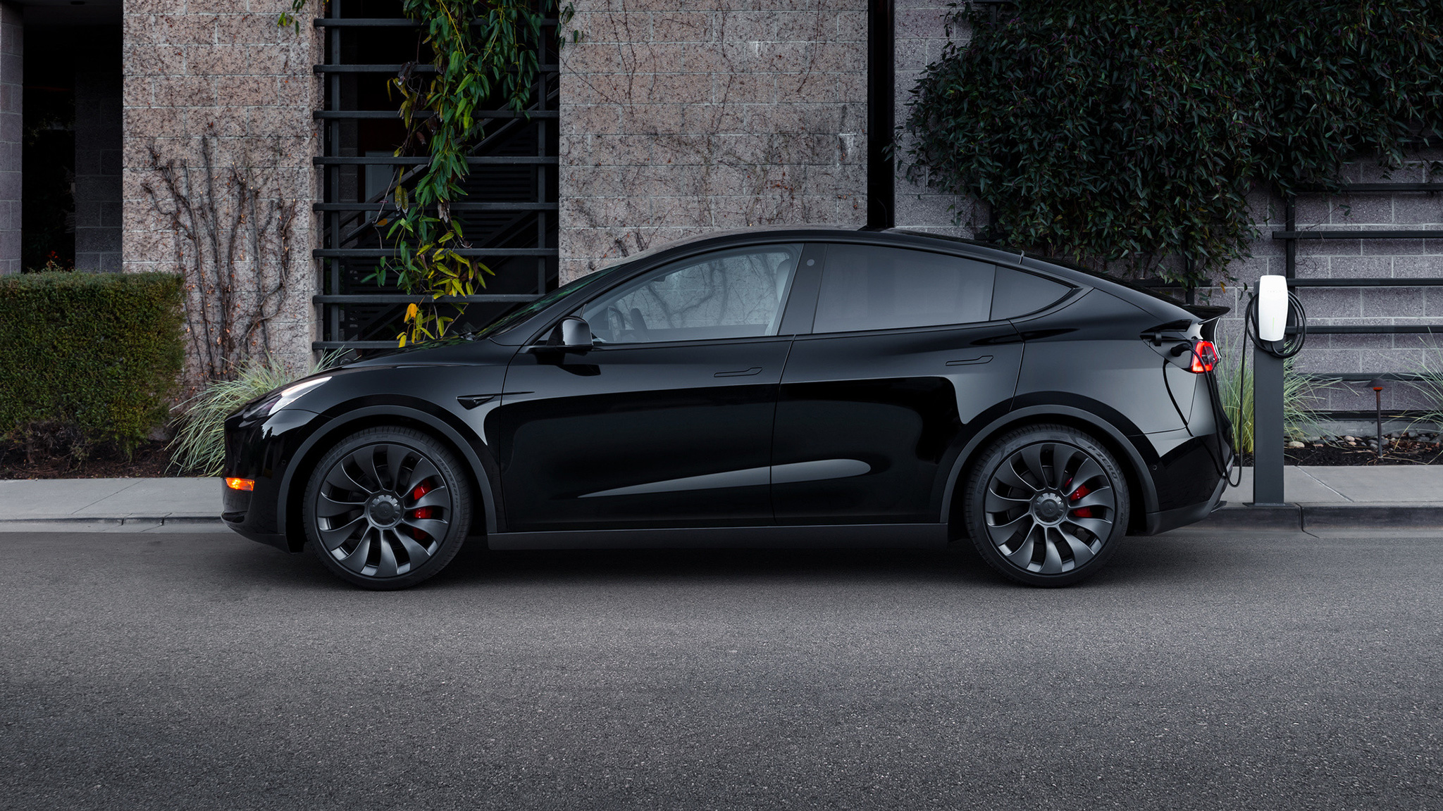 Tesla Model Y: Auslieferung noch im August? - COMPUTER BILD