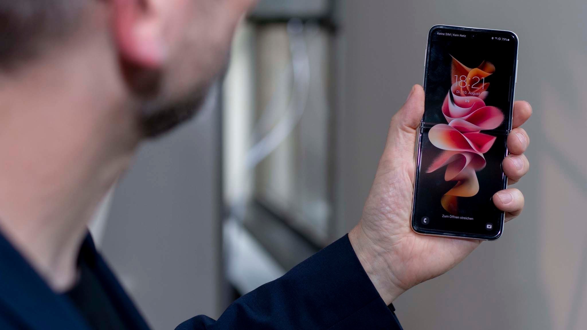 Test Galaxy Z Flip 3 5G: Klapphandy mit Falt-Display - COMPUTER BILD | alle Smartphones