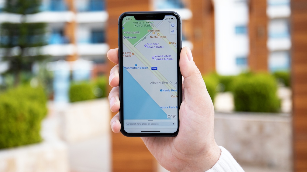 Handy mit Apple Maps