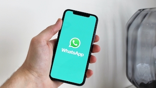 Smartphone mit WhatsApp