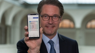 Andreas Scheuer mit digitalem Führerschein