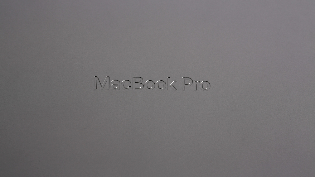 MacBook Pro 2021 lettering
