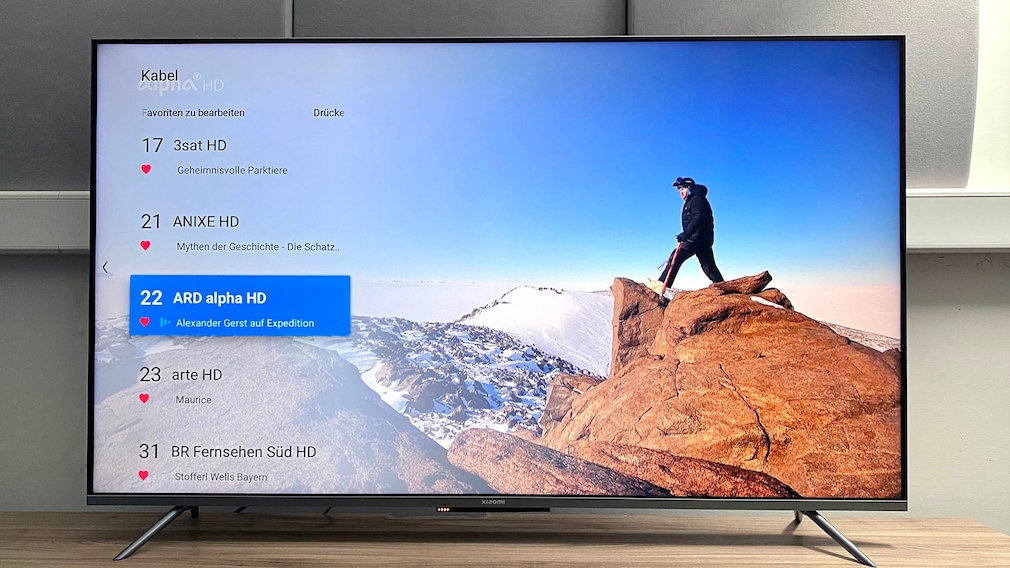 Personal favorites can be easily marked in the channel list of the Xiaomi TV Q1E.