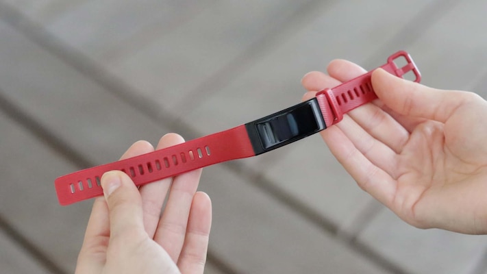 vibration gegen regelschmerzen Pixel Watch: Neues Feature kann die Uhrzeit per Vibration mitteilen main image 0