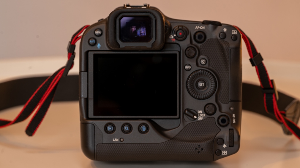 Canon EOS R3 eye autofocus