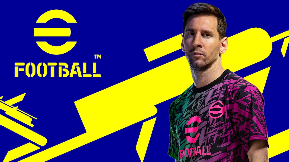 Lionel Messi vor dem Logo von eFootball 2022.