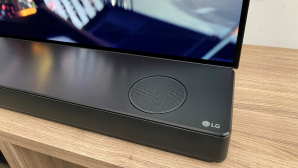 LG DSP11RA im Test: Die gro�e Soundbar sorgt mit einer ganzen Lautsprecher-Armada f�r packenden Raumklang. © COMPUTER BILD
