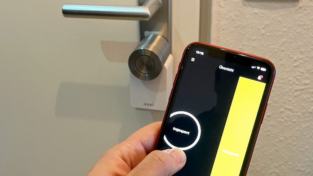 Nuki Smart Lock 3.0 Pro, operate via mobile phone